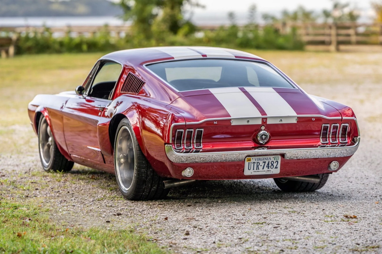 One-of-a-Kind 1967 Ford Mustang Looks Like an Aston Martin V8 Vantage / Ford GT Love Child - autoevolution