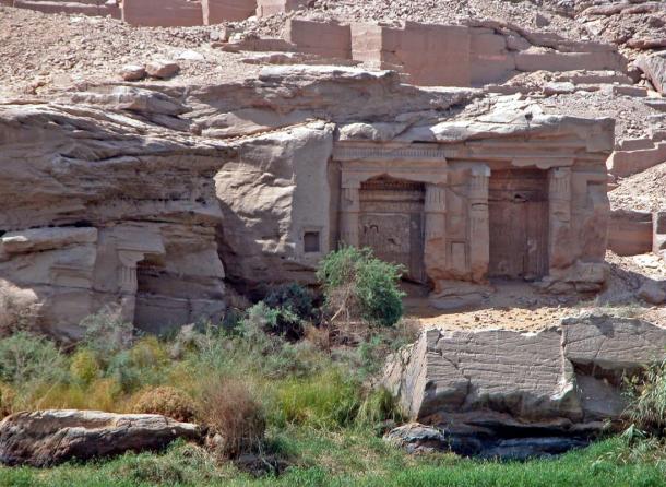 The site of Gebel el Silsila from a Nile river boat 