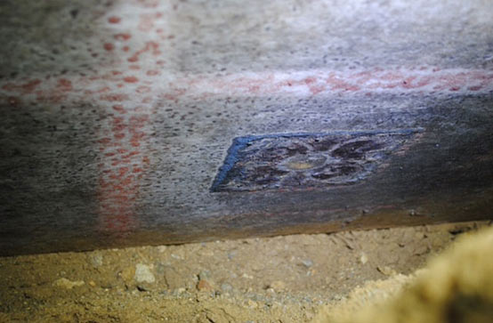 Large marble block are traces of blυe, red, yellow - Amphipolis tomb