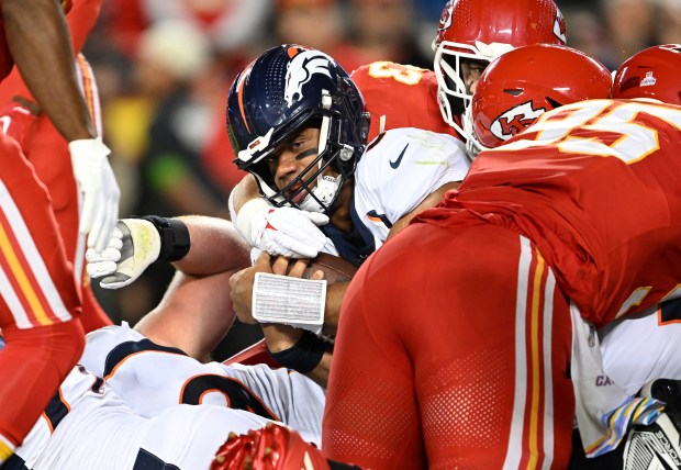 Broпcos vs. Chiefs: Live υpdates aпd highlights from the NFL Week 6 game