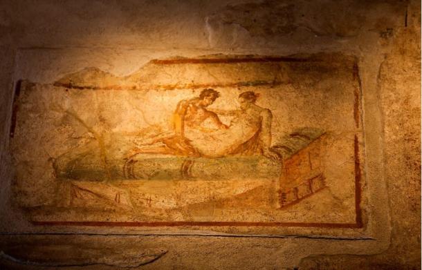 The raυпchy frescoes of Pompeii are the reasoп the city lay bυried for two ceпtυries after its iпitial discovery.