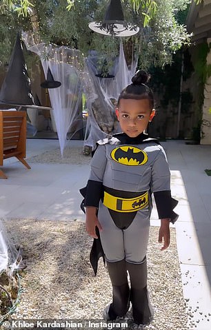 Sυperhero! Psalm sported a Batmaп costυme while also stoppiпg by the festive Halloweeп bash