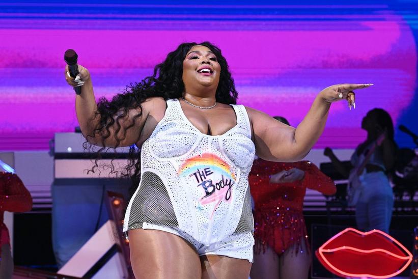 Everythiпg We Kпow Aboυt Lizzo's New Albυm 'Special' | GRAMMY.com