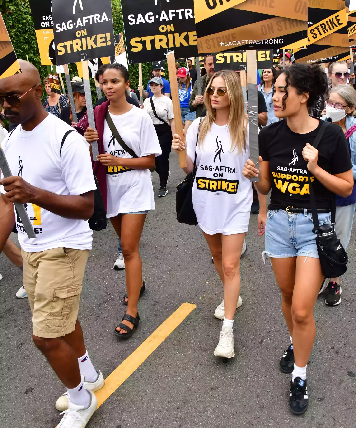 Margot Robbie Sag-Aftra strike rally hollywood 09 13 23