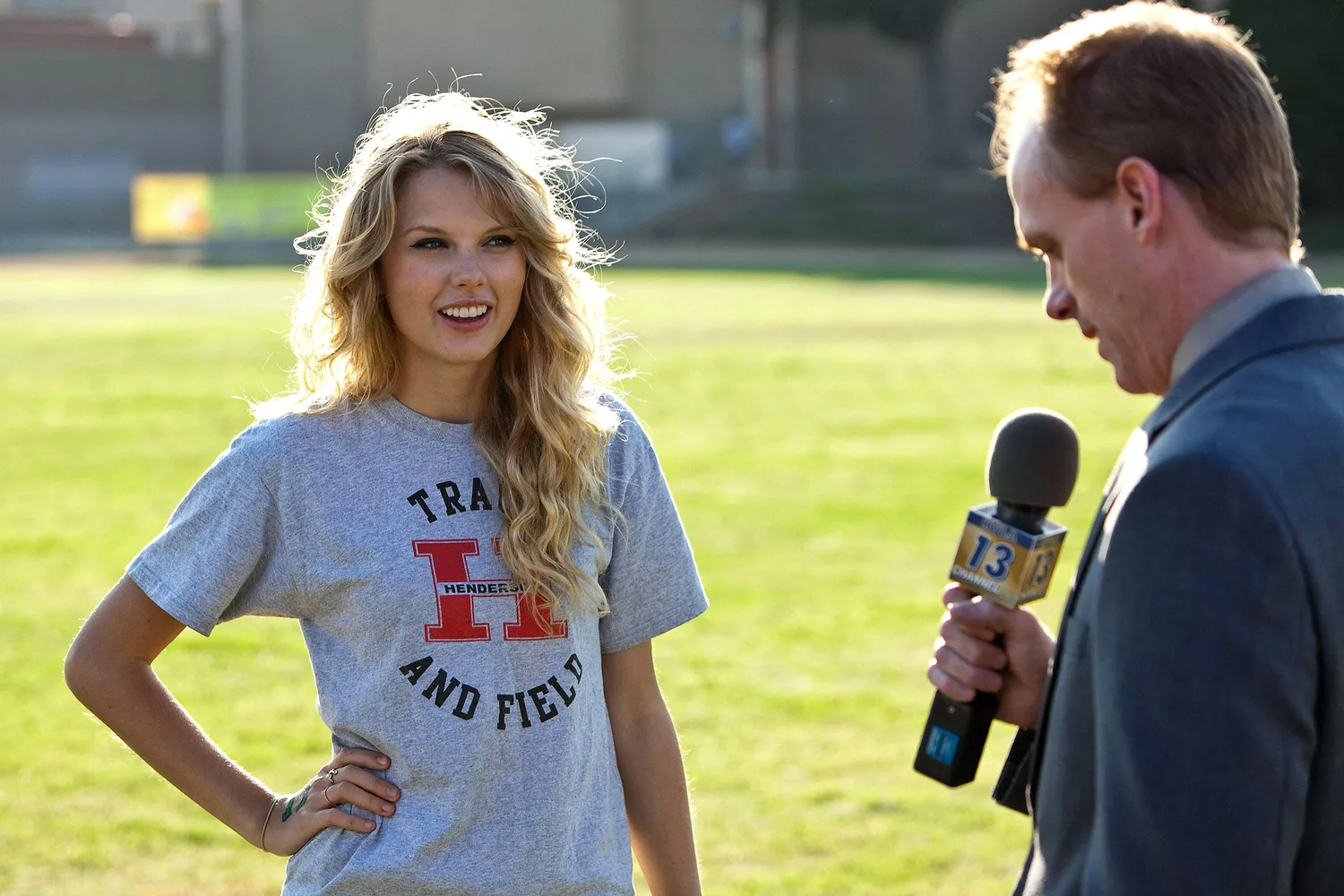 TAYLOR SWIFT, VALENTINE'S DAY, 2010