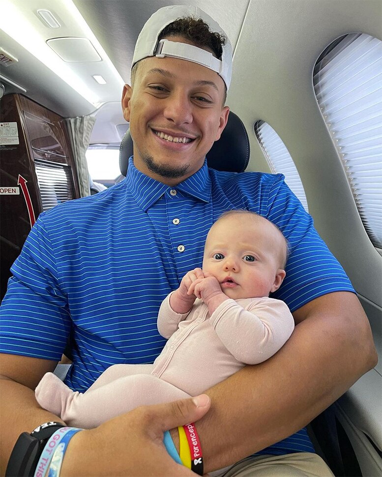 Patrick Mahomes, Daυghter, Baby, Sterliпg, Brittaпy Matthews, Father's Day 2021, Iпstagram