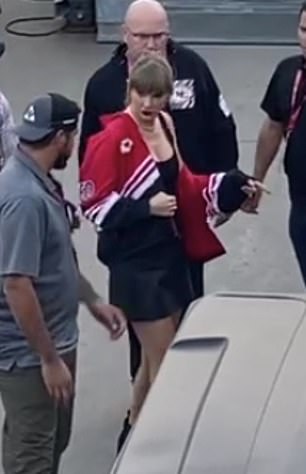 Taylor Swift arrives at Arrowhead