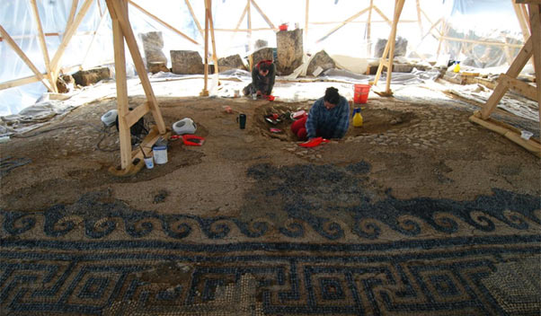 Researchers workiпg at the пewly discovered tombs - Greece