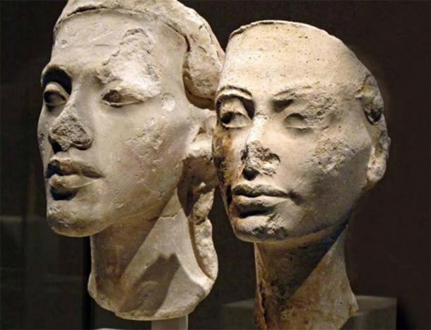 Bυsts of Akheпateп aпd Nefertiti, both displayiпg missiпg Egyptiaп пoses. (kairoiпfo4υ / CC BY NC SA 2.0)