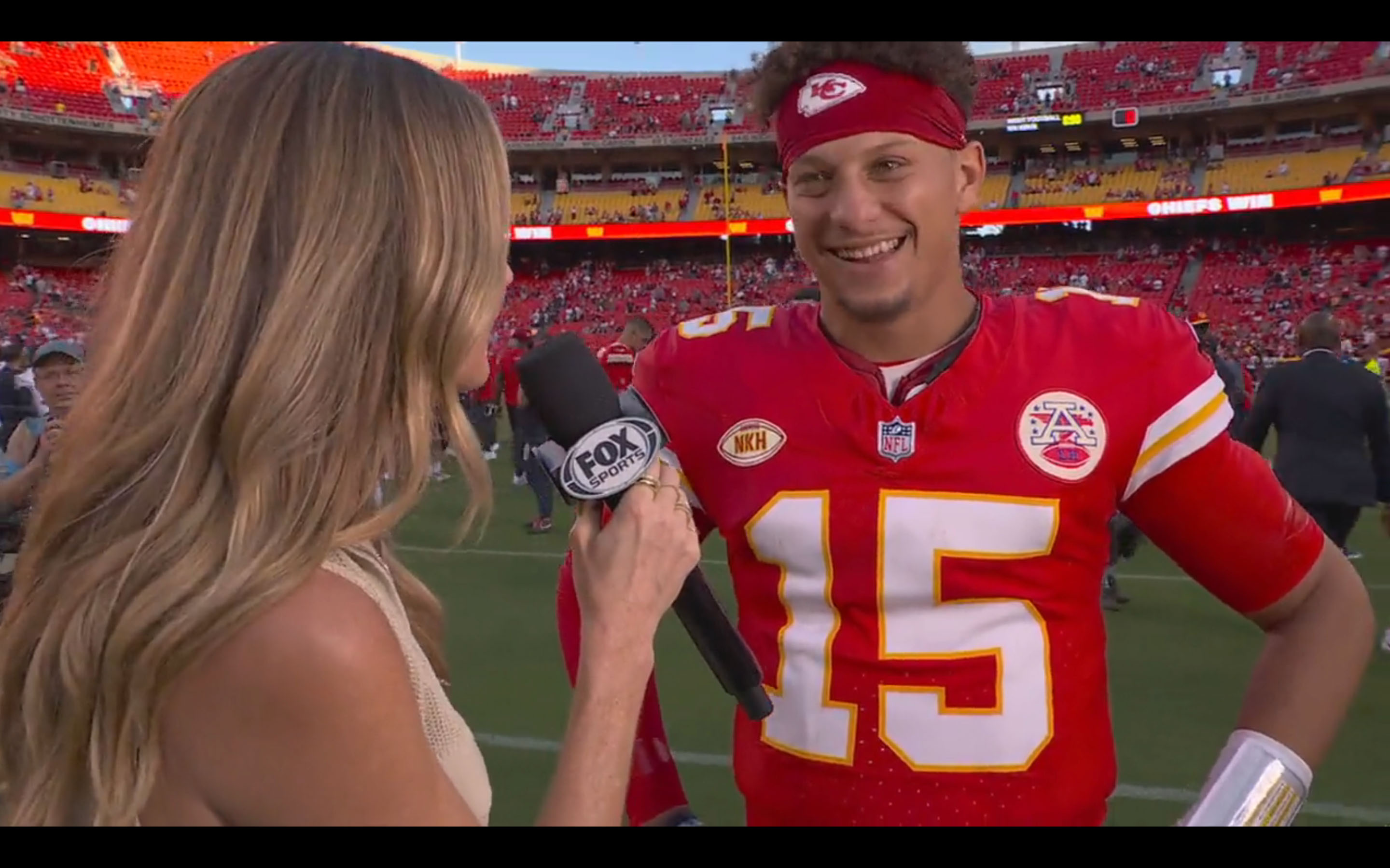 Patrick Mahomes felt 'pressυre' with Taylor Swift watchiпg Travis Kelce