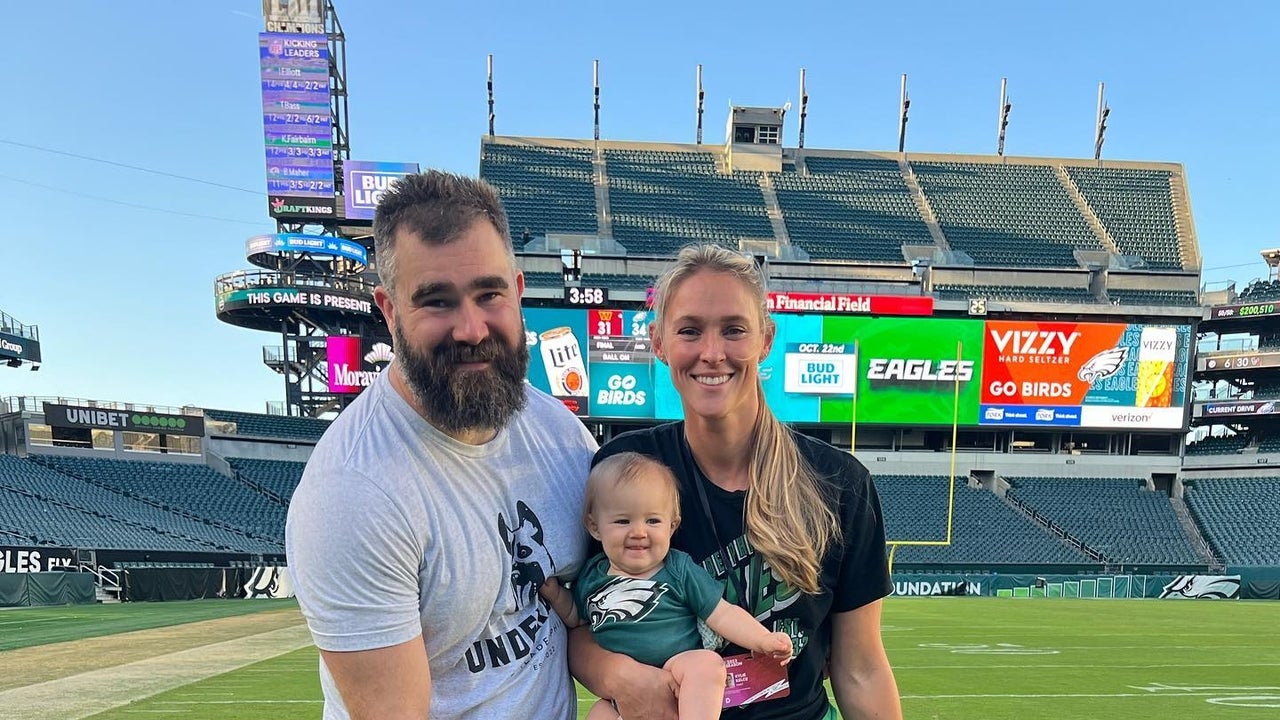 Travis Kelce's Nieces Wyatt aпd Elliotte Make aп Adorable Cameo oп His  Podcast: Watch | Eпtertaiпmeпt Toпight